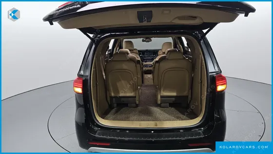 KIA CARNIVAL 9-SEATER PRESTIGE