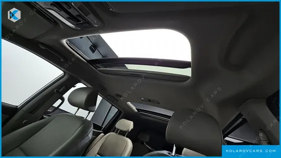 KIA CARNIVAL 11-SEATER PRESTIGE