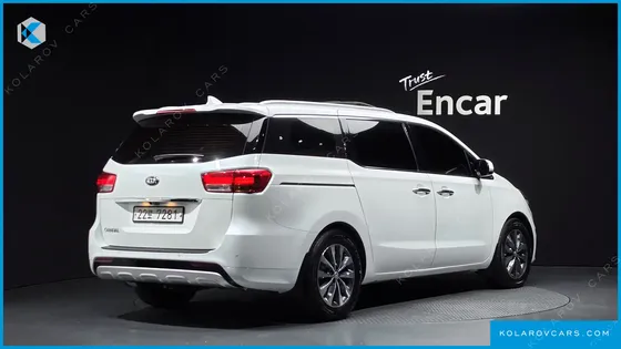 KIA CARNIVAL 9-SEATER LUXURY