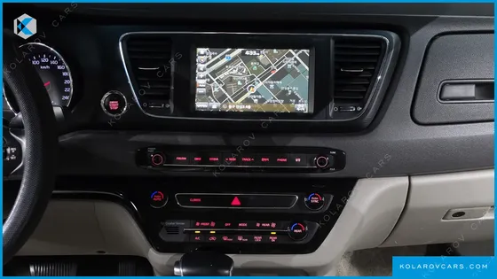 KIA CARNIVAL 9-SEATER LUXURY