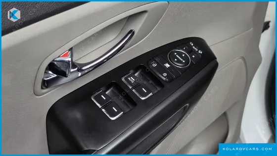 KIA CARNIVAL 9-SEATER LUXURY