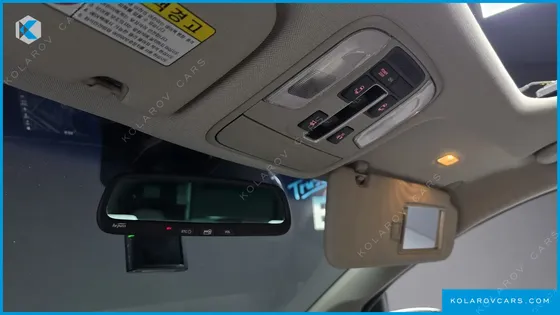 KIA CARNIVAL 9-SEATER LUXURY