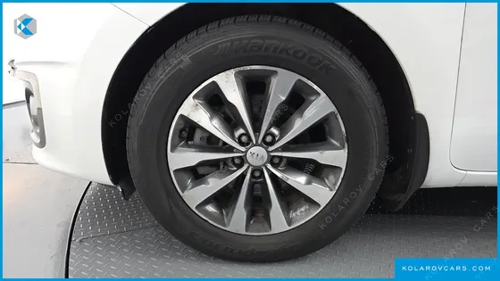 KIA CARNIVAL 9-SEATER LUXURY