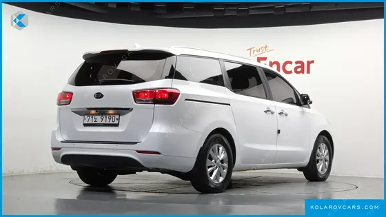 KIA CARNIVAL 11-SEATER LUXURY