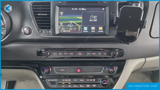 KIA CARNIVAL 11-SEATER LUXURY