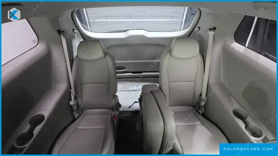 KIA CARNIVAL 11-SEATER LUXURY