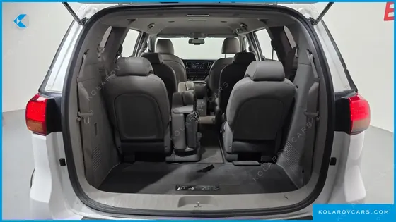KIA CARNIVAL 11-SEATER LUXURY
