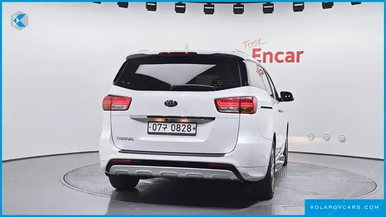 KIA CARNIVAL 9-SEATER PRESTIGE