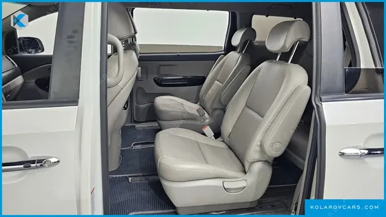 KIA CARNIVAL 9-SEATER PRESTIGE