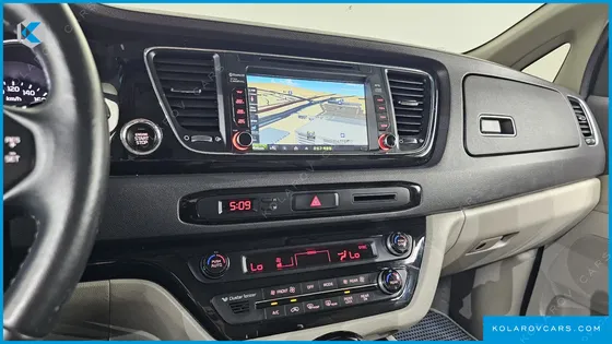 KIA CARNIVAL 9-SEATER PRESTIGE