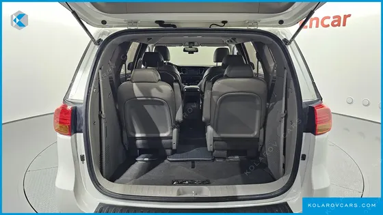 KIA CARNIVAL 9-SEATER PRESTIGE