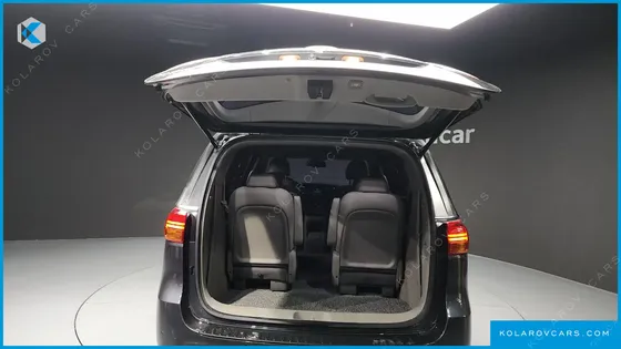 KIA CARNIVAL 9-SEATER NOBLESSE SPECIAL