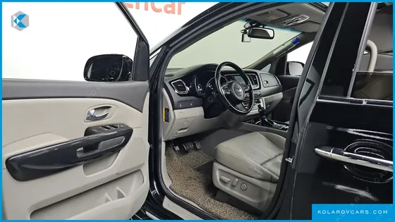 KIA CARNIVAL 11-SEATER PRESTIGE