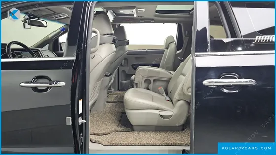 KIA CARNIVAL 11-SEATER PRESTIGE