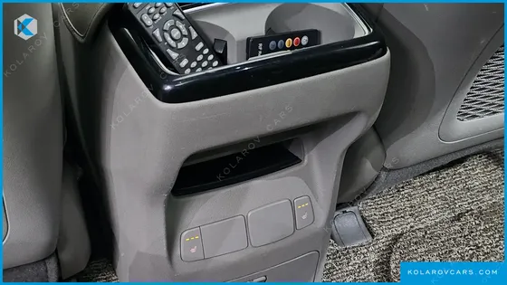 KIA CARNIVAL 11-SEATER PRESTIGE