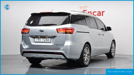 KIA CARNIVAL 7-SEATER LIMOUSINE