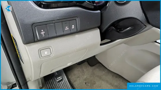 KIA CARNIVAL 7-SEATER LIMOUSINE
