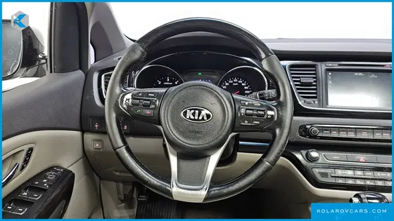 KIA CARNIVAL 7-SEATER LIMOUSINE