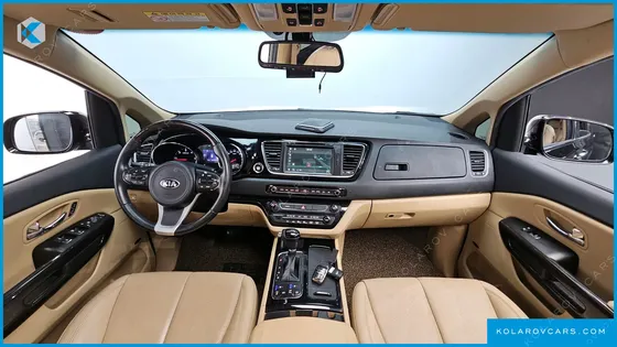 KIA CARNIVAL 7-SEATER LIMOUSINE