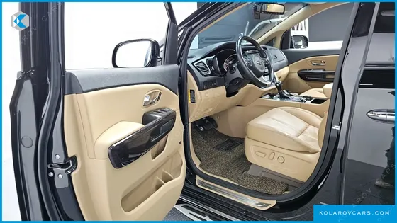 KIA CARNIVAL 7-SEATER LIMOUSINE