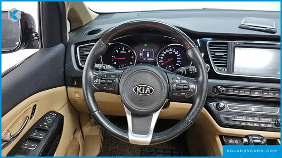 KIA CARNIVAL 7-SEATER LIMOUSINE