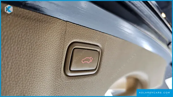 KIA CARNIVAL 7-SEATER LIMOUSINE
