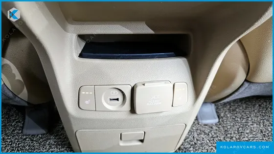 KIA CARNIVAL 7-SEATER LIMOUSINE