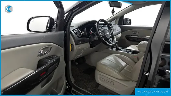 KIA CARNIVAL 7-SEATER LIMOUSINE