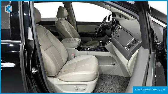 KIA CARNIVAL 7-SEATER LIMOUSINE