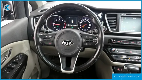 KIA CARNIVAL 7-SEATER LIMOUSINE