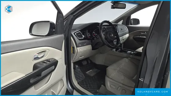 KIA CARNIVAL 9-SEATER PRESTIGE
