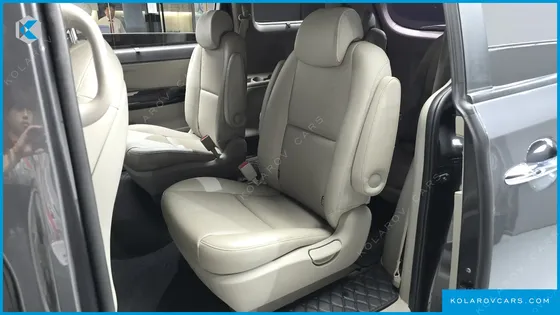 KIA CARNIVAL 9-SEATER PRESTIGE