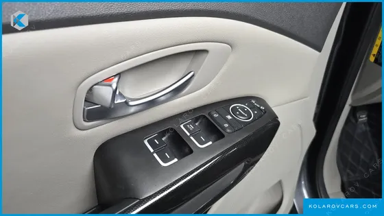 KIA CARNIVAL 9-SEATER PRESTIGE