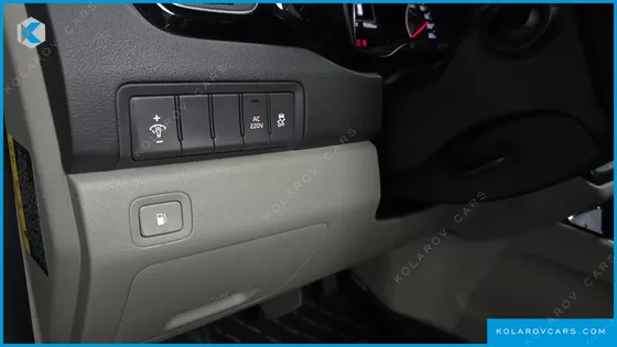 KIA CARNIVAL 9-SEATER PRESTIGE