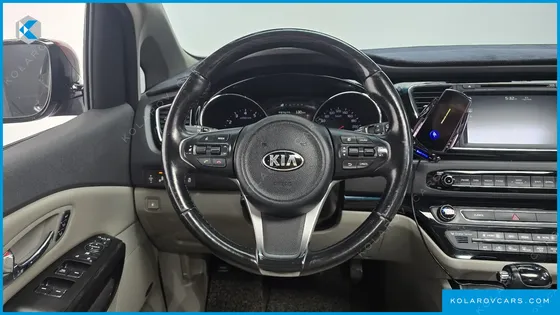 KIA CARNIVAL GASOLINE 7-SEATER LIMOUSINE