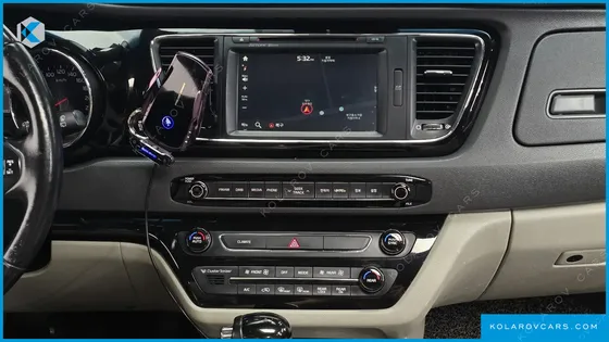 KIA CARNIVAL GASOLINE 7-SEATER LIMOUSINE
