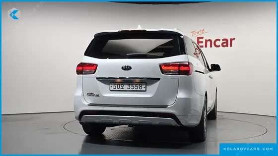 KIA CARNIVAL 9-SEATER NOBLESSE