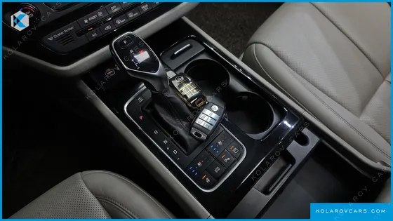 KIA CARNIVAL 9-SEATER NOBLESSE