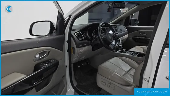 KIA CARNIVAL 9-SEATER NOBLESSE
