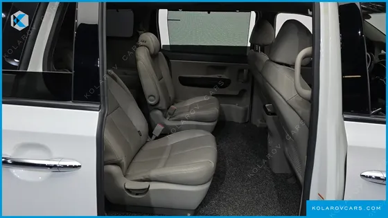 KIA CARNIVAL 9-SEATER NOBLESSE
