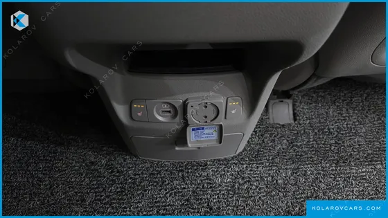 KIA CARNIVAL 9-SEATER NOBLESSE