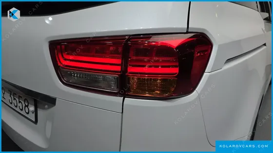 KIA CARNIVAL 9-SEATER NOBLESSE