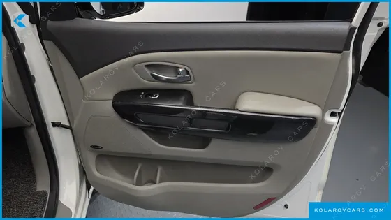 KIA CARNIVAL 9-SEATER NOBLESSE