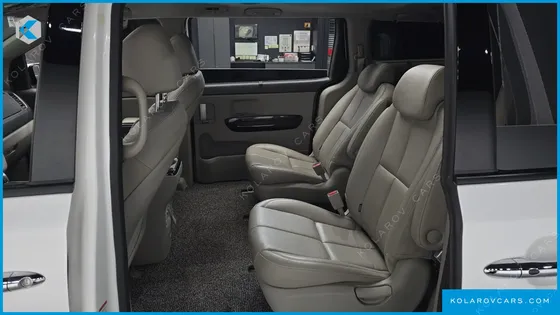 KIA CARNIVAL 9-SEATER NOBLESSE