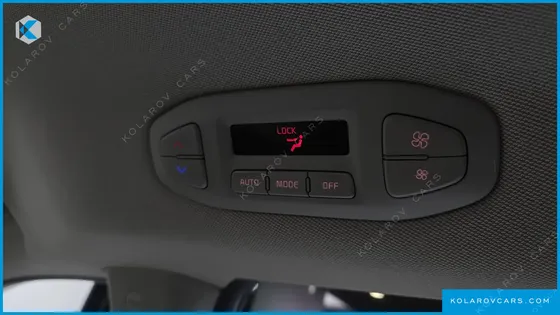 KIA CARNIVAL 9-SEATER NOBLESSE