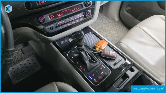 KIA CARNIVAL 7-SEATER LIMOUSINE
