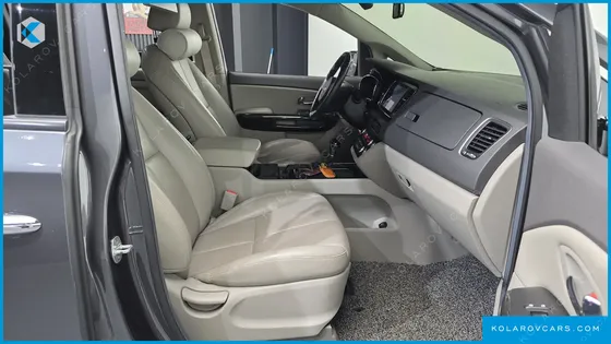 KIA CARNIVAL 7-SEATER LIMOUSINE