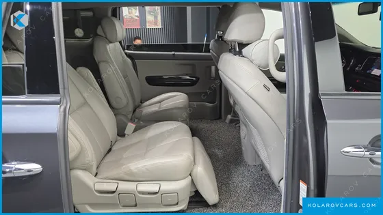 KIA CARNIVAL 7-SEATER LIMOUSINE