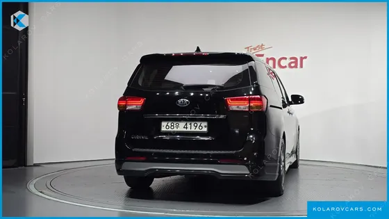 KIA CARNIVAL 9-SEATER PRESTIGE