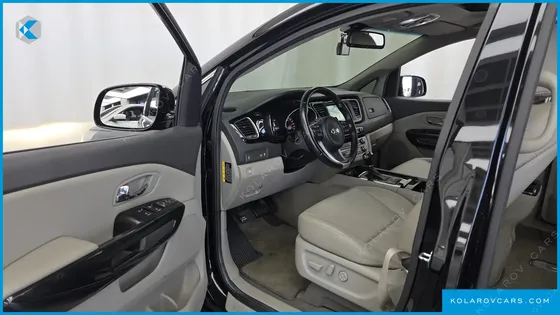 KIA CARNIVAL 9-SEATER PRESTIGE